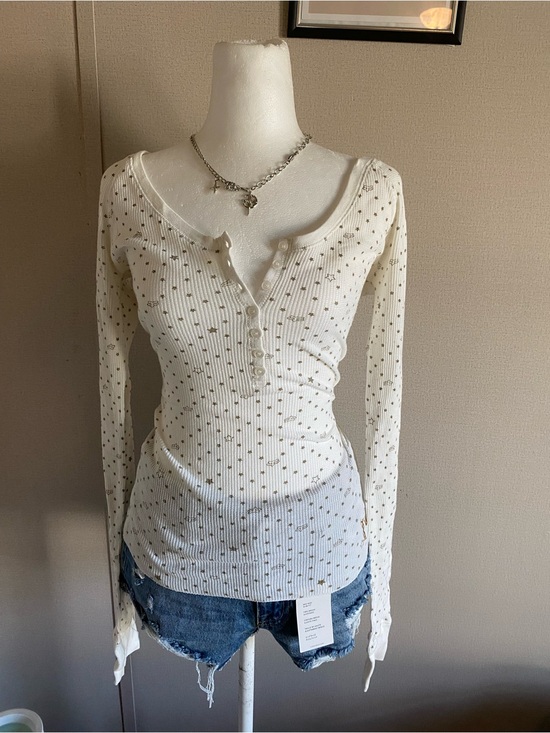 Fox Tops - Cute white Y2K fox racing Henley long sleeve top